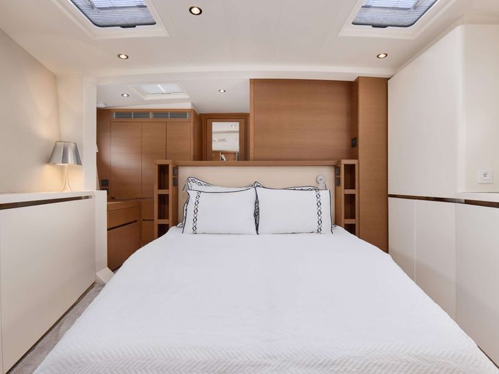 GRATEFUL CNB Bordeaux 76 main cabin GRATEFUL CNB Bordeaux 76 main cabin