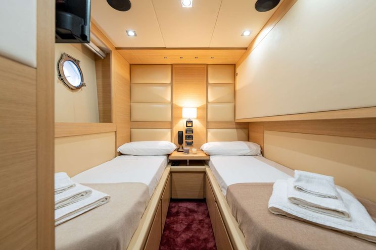 Charter Yacht FOREVER ROSANNA - Azimut 78 - 4 Cabins - Naples - Capri - Positano - Amalfi Coast - Italy