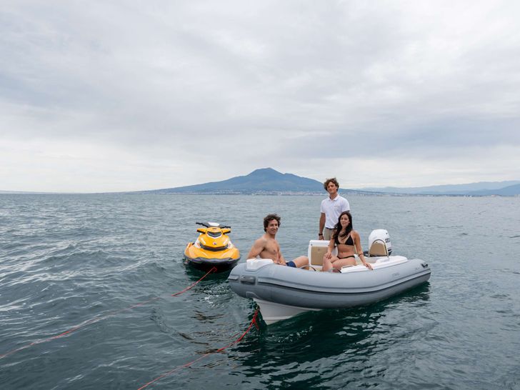 FOREVER ROSANNA Azimut 78 - tender FOREVER ROSANNA Azimut 78 - tender