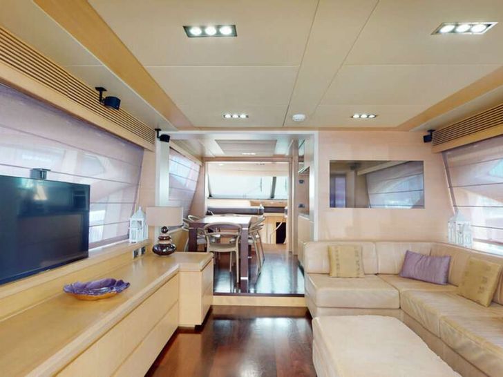 FOREVER ROSANNA Azimut 78 - saloon FOREVER ROSANNA Azimut 78 - saloon