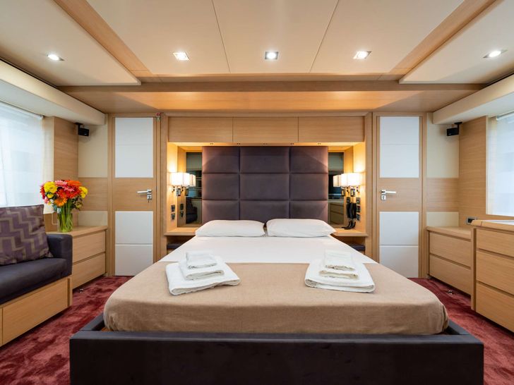 FOREVER ROSANNA Azimut 78 - master cabin FOREVER ROSANNA Azimut 78 - master cabin