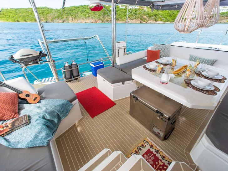 SISU Lagoon 45 - flybridge SISU Lagoon 45 - flybridge