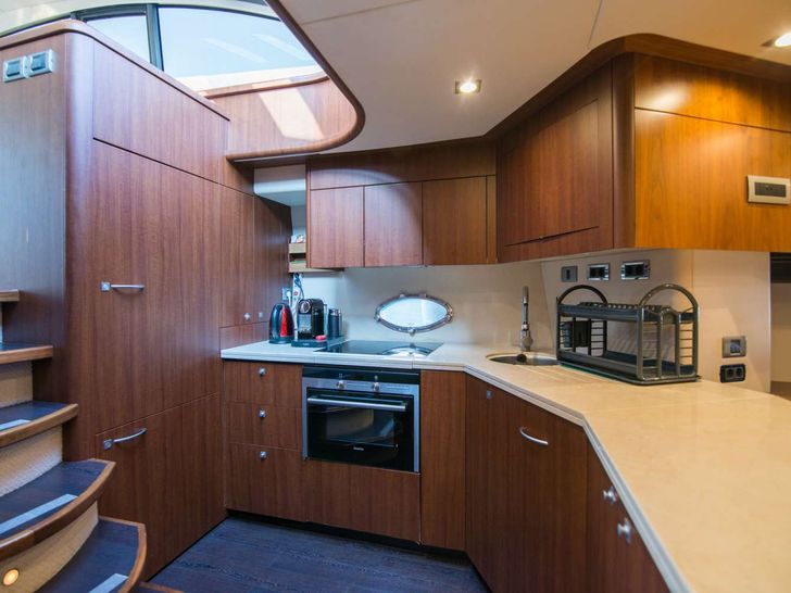 ELENTARI Sunseeker Predator 72 - galley ELENTARI Sunseeker Predator 72 - galley