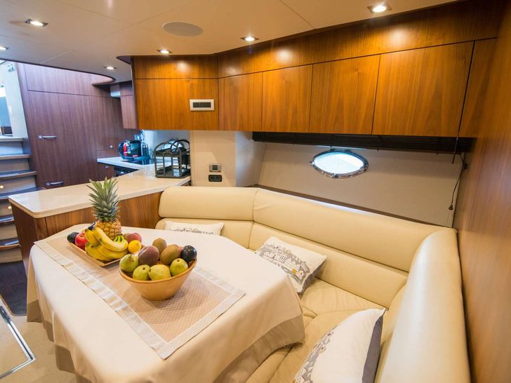 ELENTARI Sunseeker Predator 72 - seating and dining area ELENTARI Sunseeker Predator 72 - seating and dining area
