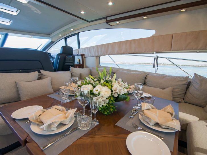 ELENTARI Sunseeker Predator 72 - dining table ELENTARI Sunseeker Predator 72 - dining table