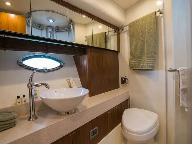 ELENTARI Sunseeker Predator 72 - master cabin bathroom ELENTARI Sunseeker Predator 72 - master cabin bathroom