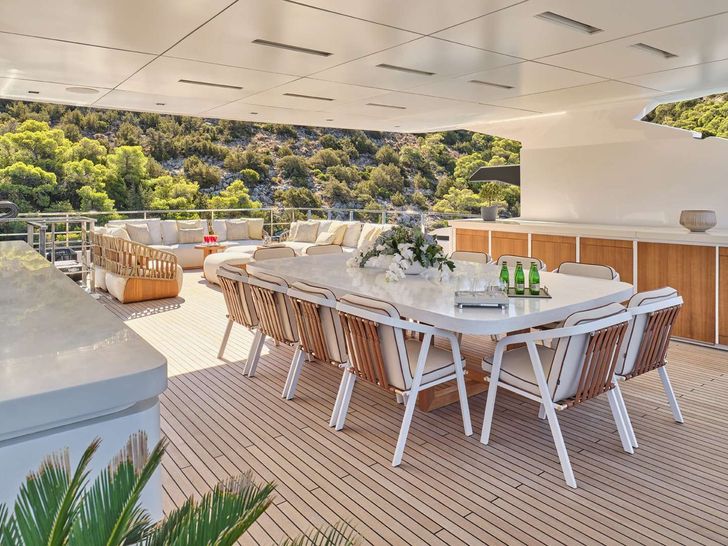 AXIOS Admiral Yacht Sundeck Dining Table AXIOS Admiral Yacht Sundeck Dining Table