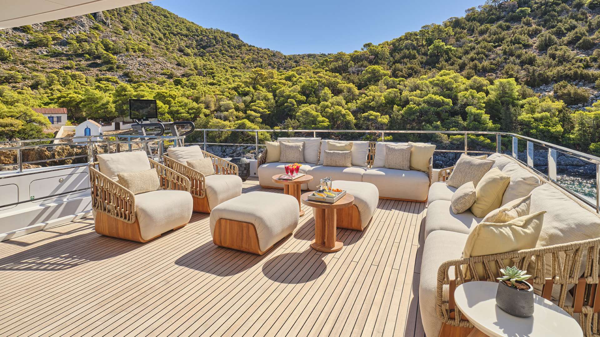 Charter Yacht AXIOS - Admiral Yachts 47m - 5 Cabins - Athens - Mykonos - Santorini