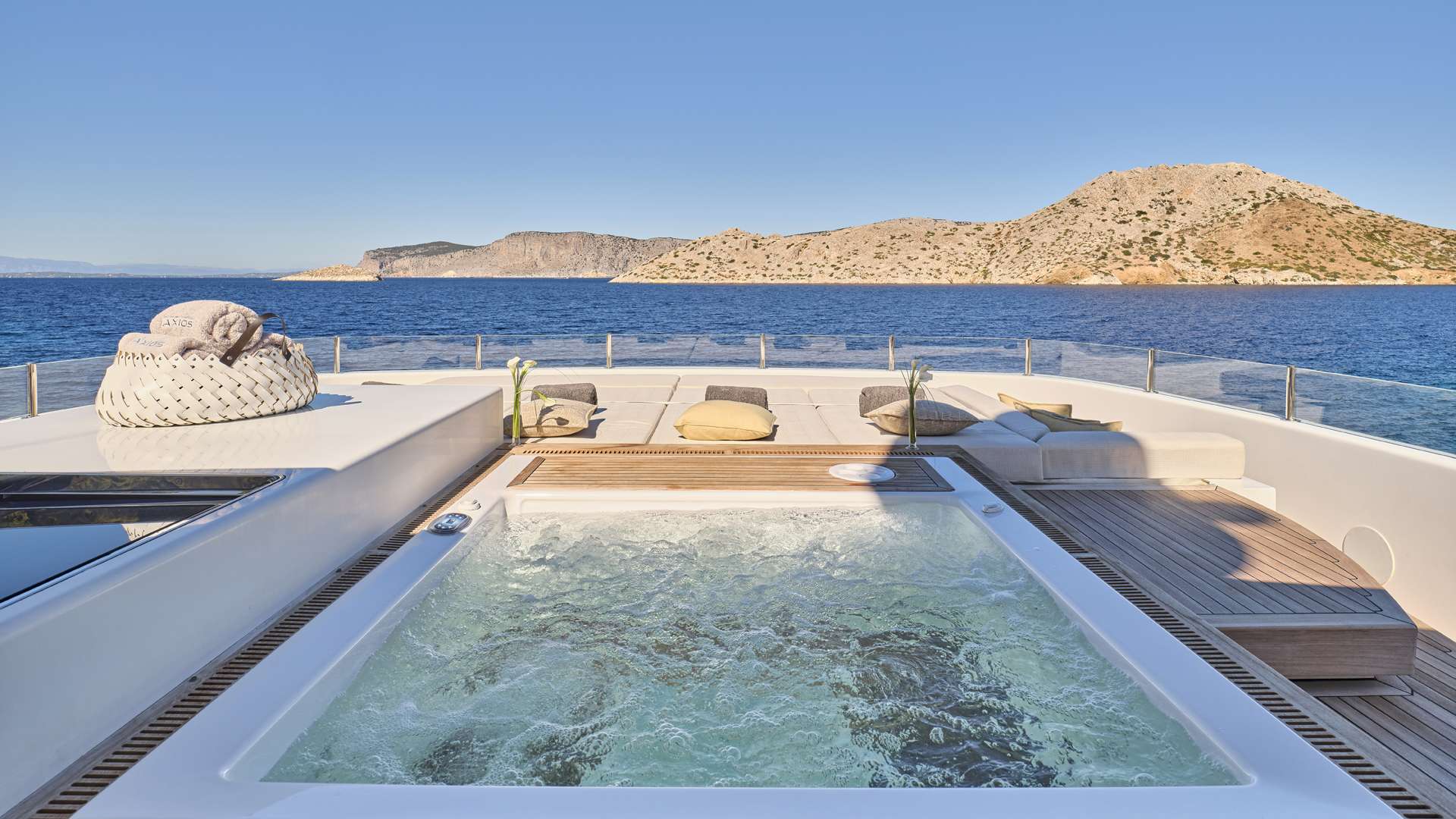 Charter Yacht AXIOS - Admiral Yachts 47m - 5 Cabins - Athens - Mykonos - Santorini