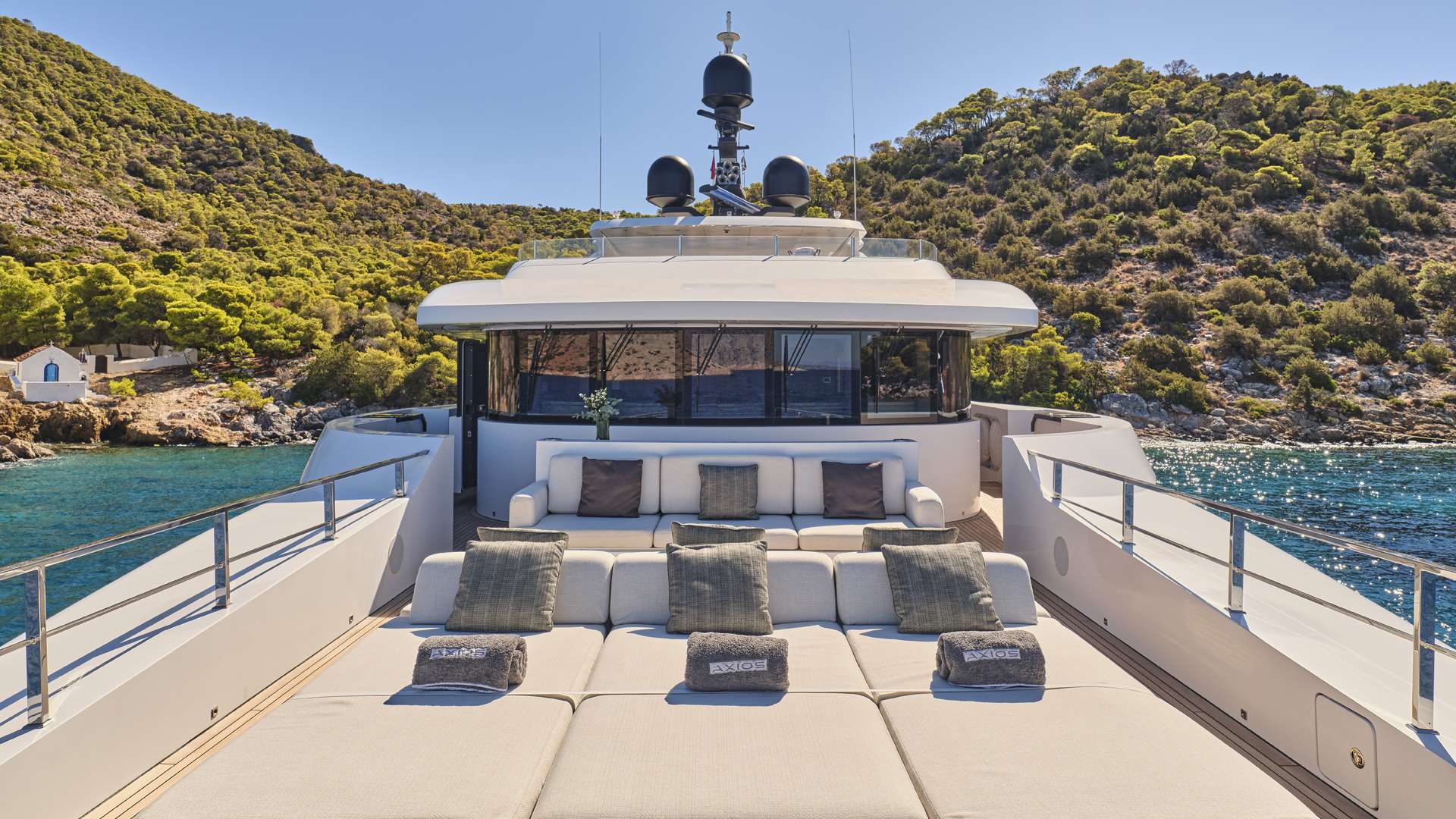 Charter Yacht AXIOS - Admiral Yachts 47m - 5 Cabins - Athens - Mykonos - Santorini