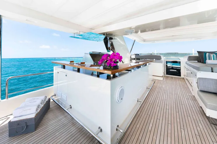 Charter Yacht INSIEME - Azimut 105 - 5 Cabins - Nassau - Exumas - Bahamas