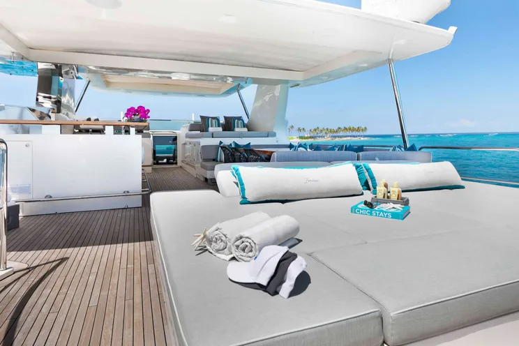 Charter Yacht INSIEME - Azimut 105 - 5 Cabins - Nassau - Exumas - Bahamas