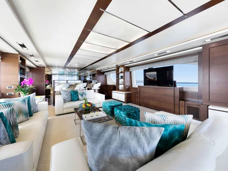 INSIEME Azimut 105 - main saloon INSIEME Azimut 105 - main saloon