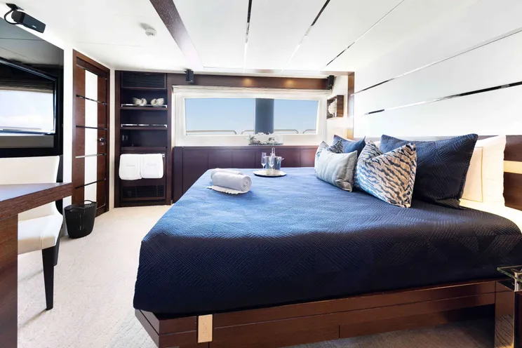 Charter Yacht INSIEME - Azimut 105 - 5 Cabins - Nassau - Exumas - Bahamas