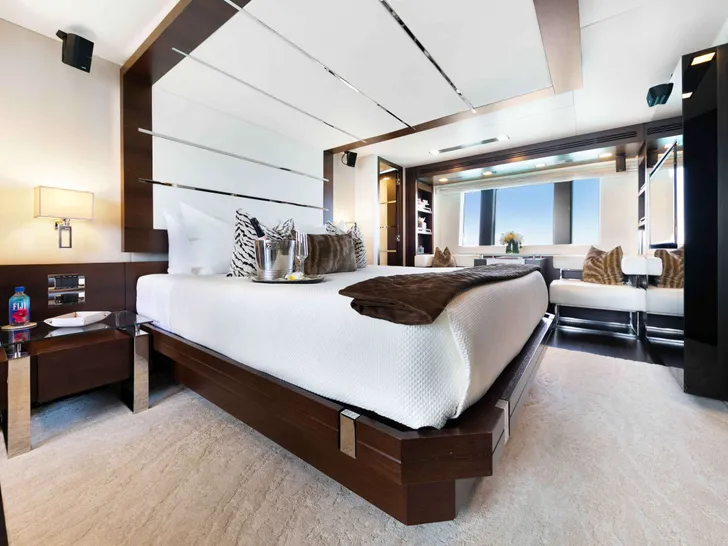 INSIEME Azimut 105 - master cabin INSIEME Azimut 105 - master cabin