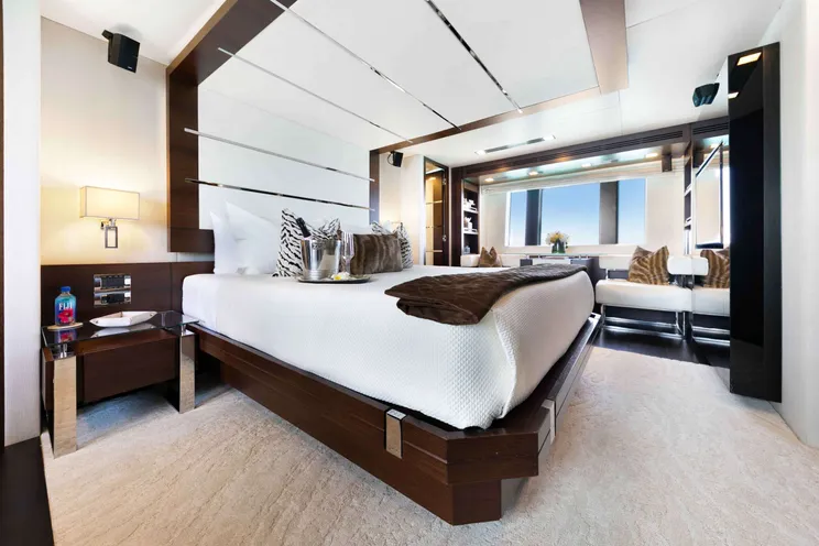 Charter Yacht INSIEME - Azimut 105 - 5 Cabins - Nassau - Exumas - Bahamas