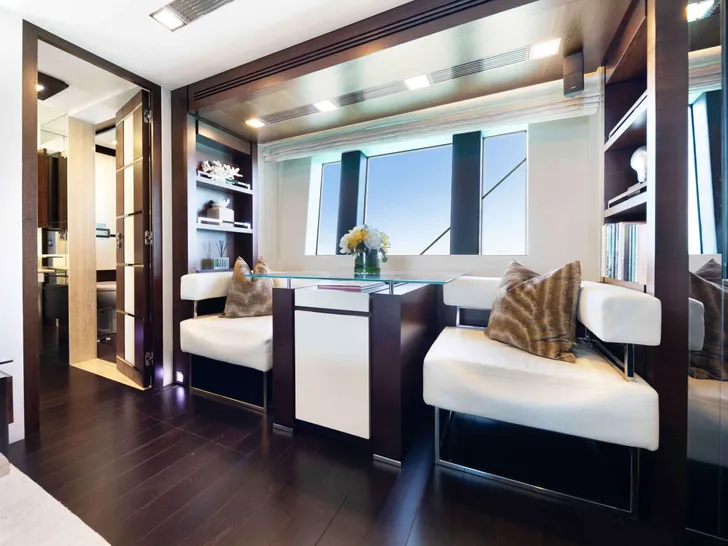 INSIEME Azimut 105 - master cabin lounge INSIEME Azimut 105 - master cabin lounge