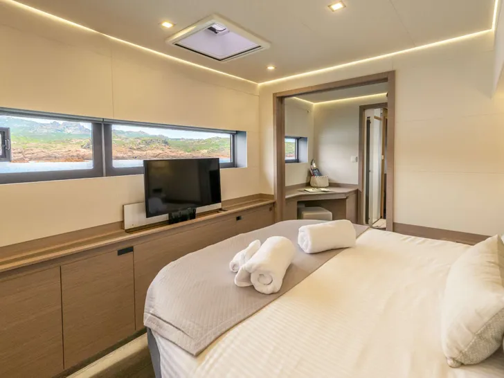 SEMPER FIDELIS Fountaine Pajot Alegria 67 - master cabin SEMPER FIDELIS Fountaine Pajot Alegria 67 - master cabin