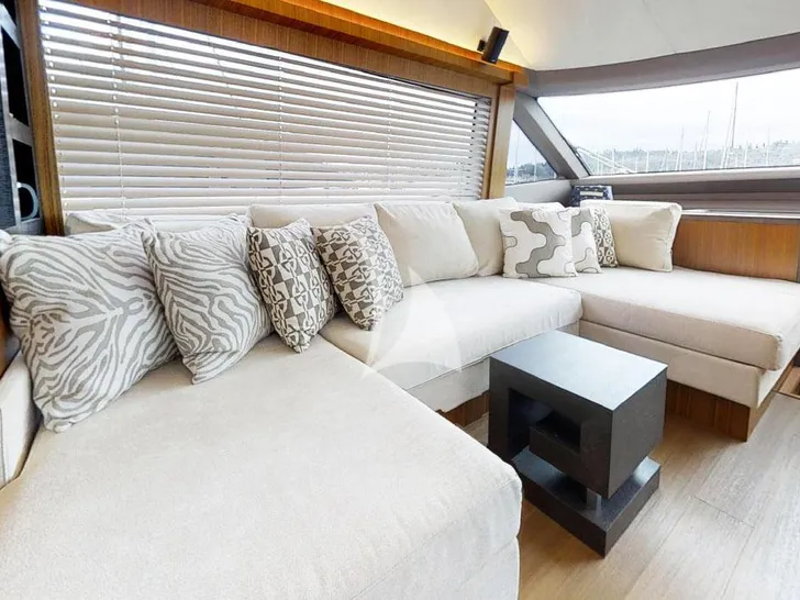 IT`S MAGIC Monte Carlo MCY65 - saloon seating area IT`S MAGIC Monte Carlo MCY65 - saloon seating area