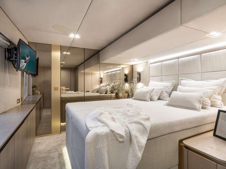 MANTA Sunreef 80 - master cabin MANTA Sunreef 80 - master cabin