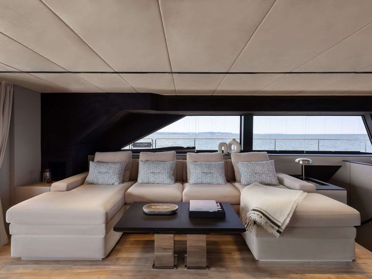 TRYST Moon Yacht 65 - saloon TRYST Moon Yacht 65 - saloon