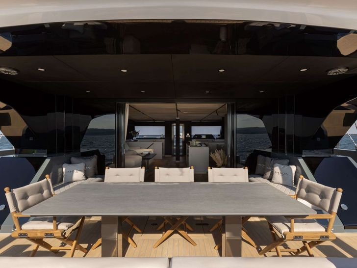TRYST Moon Yacht 65 - alfresco dining area TRYST Moon Yacht 65 - alfresco dining area