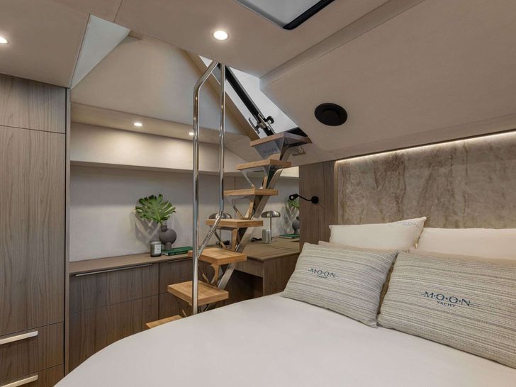 TRYST Moon Yacht 65 - VIP cabin TRYST Moon Yacht 65 - VIP cabin