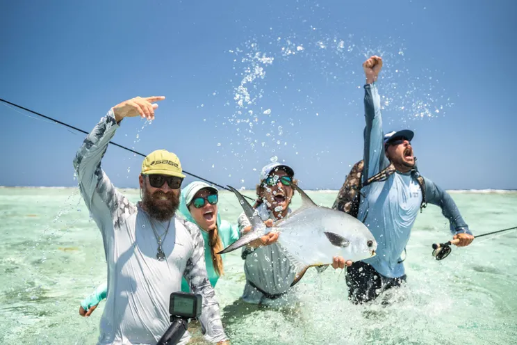 Charter Yacht FIRST TRACKS - Bali 4.6 - 4 Cabins - Drowned Cayes - Goff's Caye - St. George`s Caye - Belize