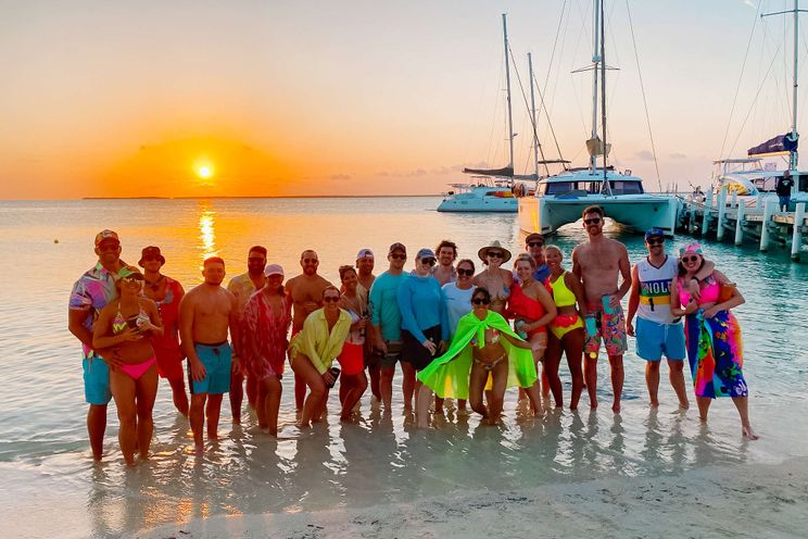 Charter Yacht FIRST TRACKS - Bali 4.6 - 4 Cabins - Drowned Cayes - Goff's Caye - St. George`s Caye - Belize