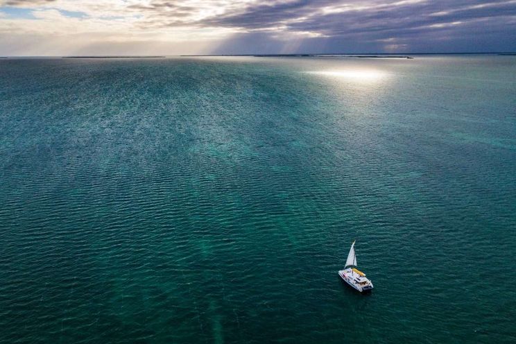 Charter Yacht FIRST TRACKS - Bali 4.6 - 4 Cabins - Drowned Cayes - Goff's Caye - St. George`s Caye - Belize