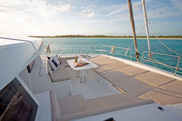 Charter Yacht FIRST TRACKS - Bali 4.6 - 4 Cabins - Drowned Cayes - Goff's Caye - St. George`s Caye - Belize