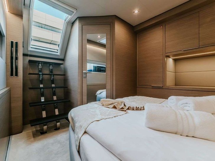 TRI WING Lagoon 55 - VIP cabin 2 TRI WING Lagoon 55 - VIP cabin 2