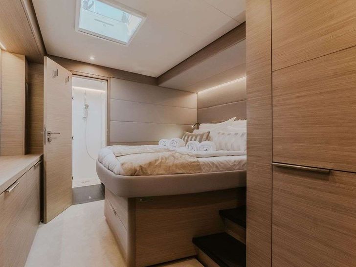 TRI WING Lagoon 55 - VIP cabin 1 TRI WING Lagoon 55 - VIP cabin 1