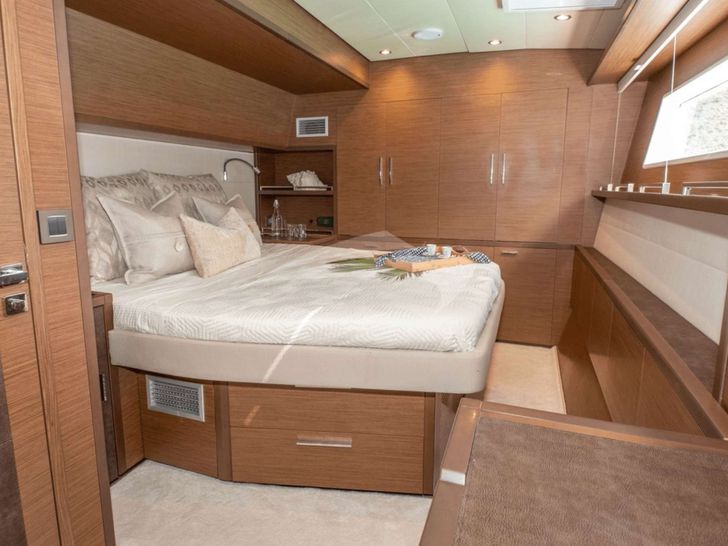 AKASHA Lagoon 620 - master cabin AKASHA Lagoon 620 - master cabin