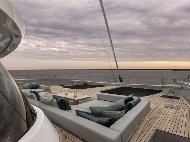 XMOTION Sunreef 80 - foredeck XMOTION Sunreef 80 - foredeck