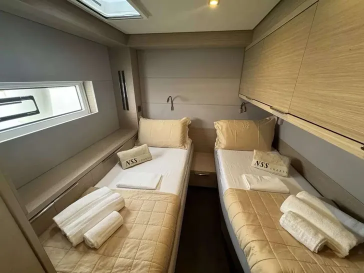 JELLYFISH Lagoon 55 - twin cabin JELLYFISH Lagoon 55 - twin cabin