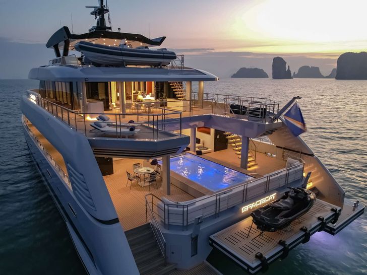 SPACECAT Power Catamaran 36m - 3-decker SPACECAT Power Catamaran 36m - 3-decker