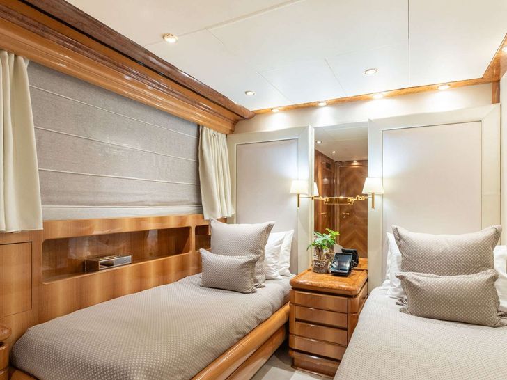 LADY G II Mondomarine 146 - twin cabin 2 LADY G II Mondomarine 146 - twin cabin 2