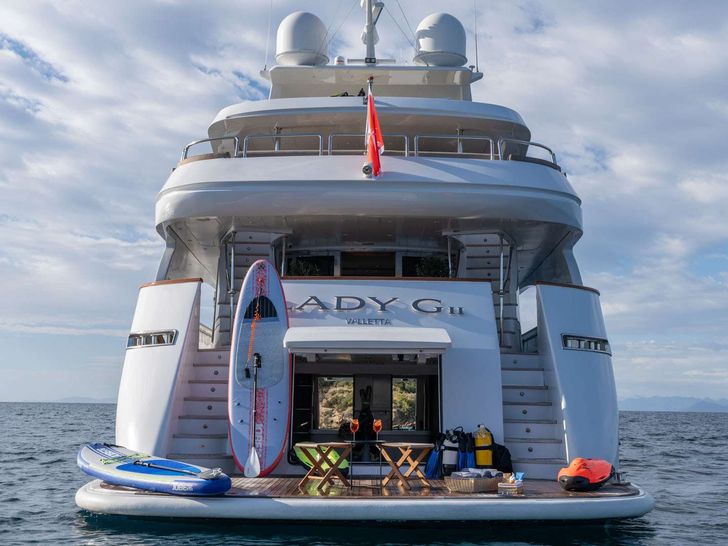 LADY G II Mondomarine 146 - stern LADY G II Mondomarine 146 - stern