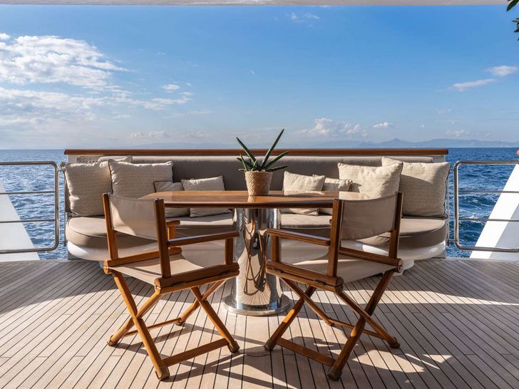 LADY G II Mondomarine 146 - main aft deck LADY G II Mondomarine 146 - main aft deck