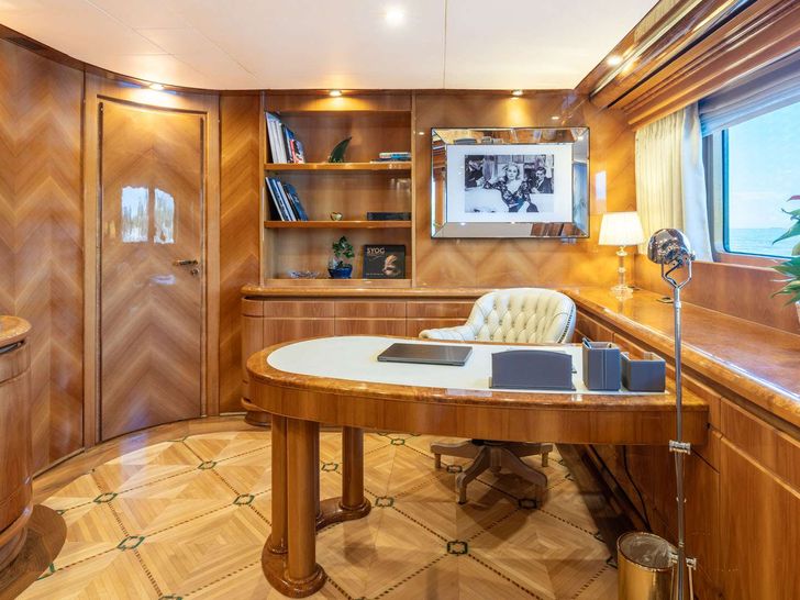 LADY G II Mondomarine 146 - master cabin study LADY G II Mondomarine 146 - master cabin study