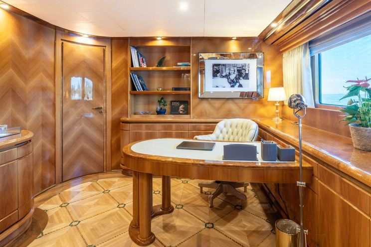 Charter Yacht LADY G II - Mondomarine 146 - 5 Cabins - Athens - Mykonos - Paros - Greece