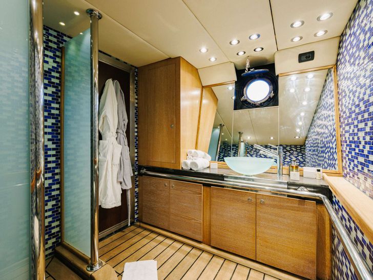 GEMAYA Abeking and Rasmussen 33m - VIP cabin bathroom GEMAYA Abeking and Rasmussen 33m - VIP cabin bathroom