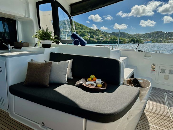 RITMO Lagoon 46 aft seating area