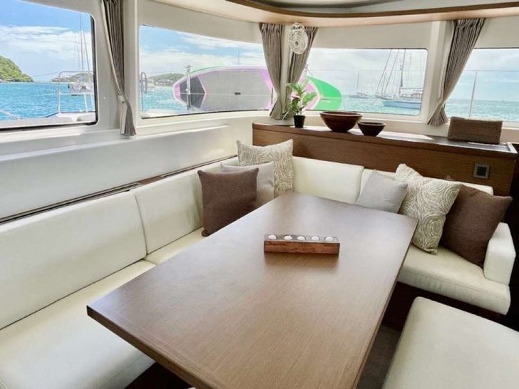 RITMO Lagoon 46 - saloon seating RITMO Lagoon 46 - saloon seating