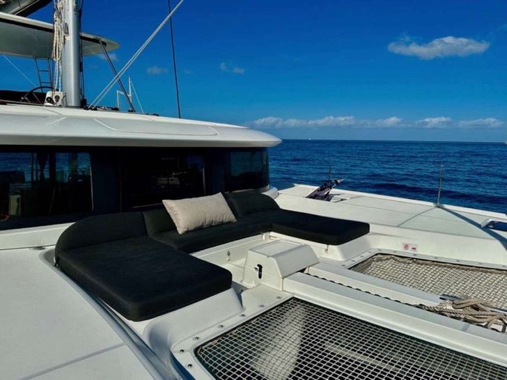 RITMO Lagoon 46 - foredeck lounge and bronzing area RITMO Lagoon 46 - foredeck lounge and bronzing area