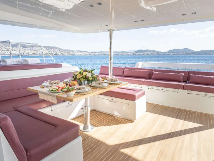 KING OF DIAMONDS Lagoon 560 S2 aft deck KING OF DIAMONDS Lagoon 560 S2 aft deck