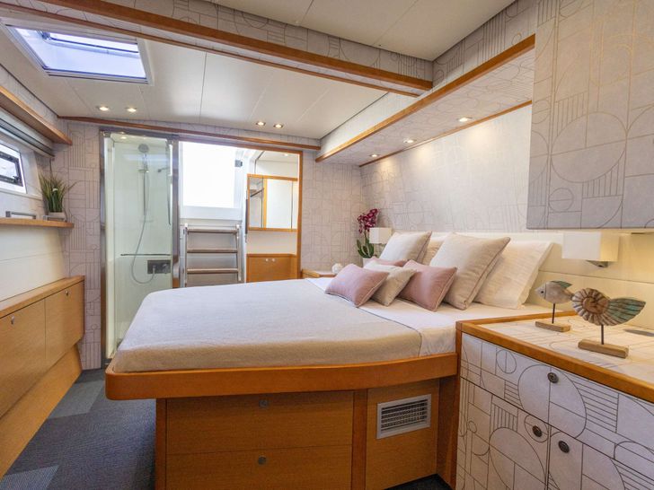 KING OF DIAMONDS Lagoon 560 S2 master cabin shot from the side KING OF DIAMONDS Lagoon 560 S2 master cabin shot from the side