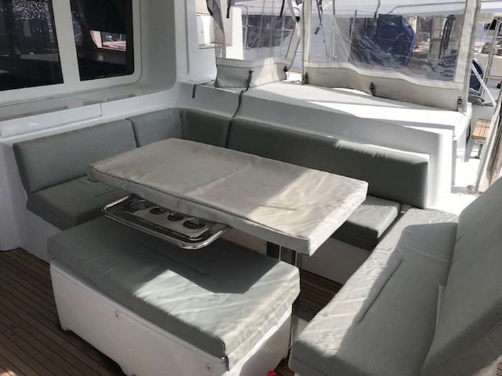 ORSA MAGGIORE Lagoon 52F - aft deck ORSA MAGGIORE Lagoon 52F - aft deck