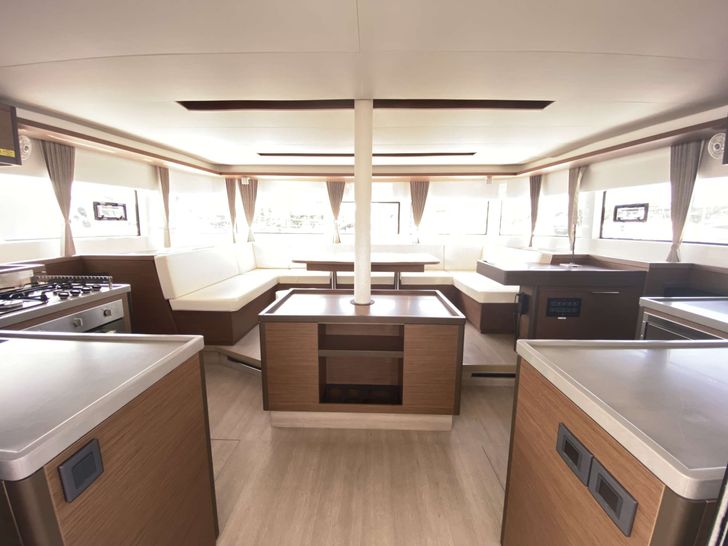 CORALINE Lagoon 50 - interior CORALINE Lagoon 50 - interior